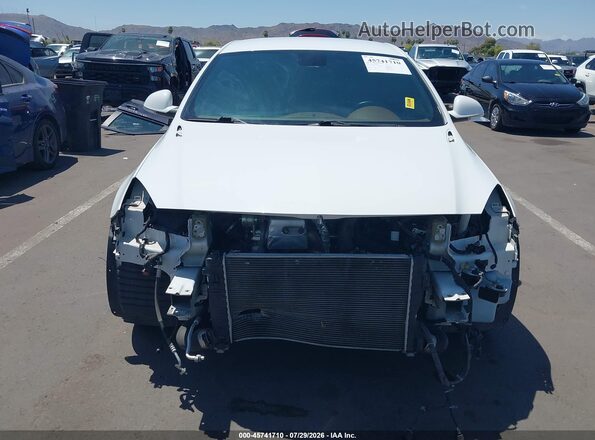 2G4GR5GX3H9102295 2017 BUICK REGAL White უკანა სალონის ხედი