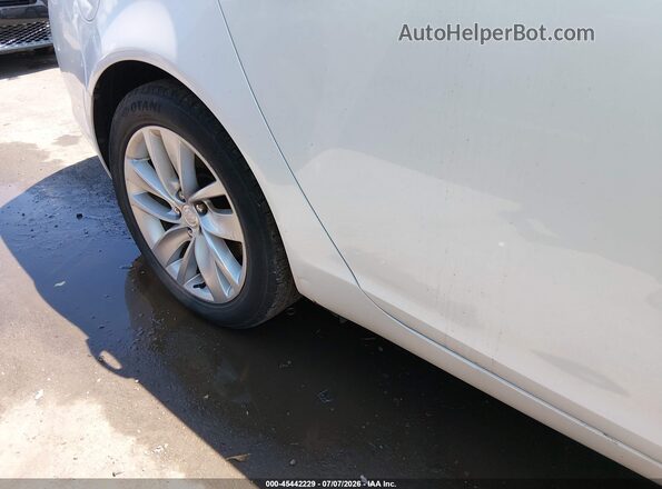 2G4GS5GX4G9180815 2016 BUICK REGAL Белый Вид спереди