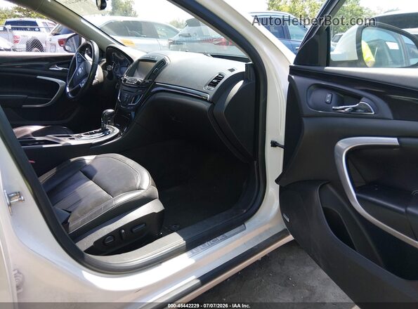 2G4GS5GX4G9180815 2016 BUICK REGAL Белый Вид салона спереди