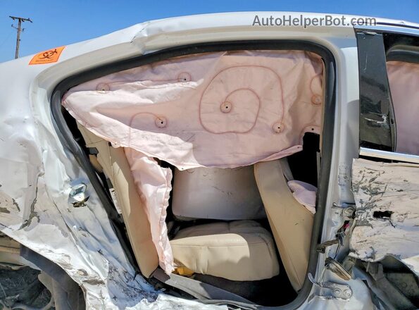 2G4GS5GX6G9127808 2016 BUICK REGAL White Հետևի նստատեղերի տեսք