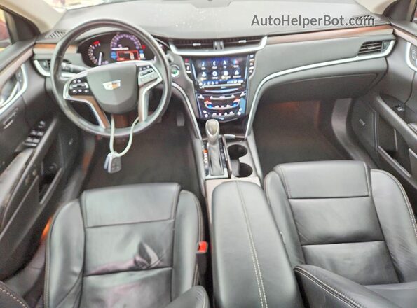 2G61M5S32K9121072 2019 CADILLAC XTS Красный Вид панели приборов