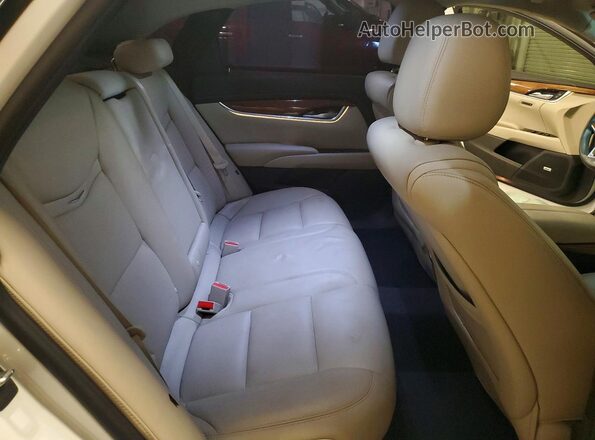 2G61M5S32K9128457 2019 CADILLAC XTS White Vista de los asientos traseros