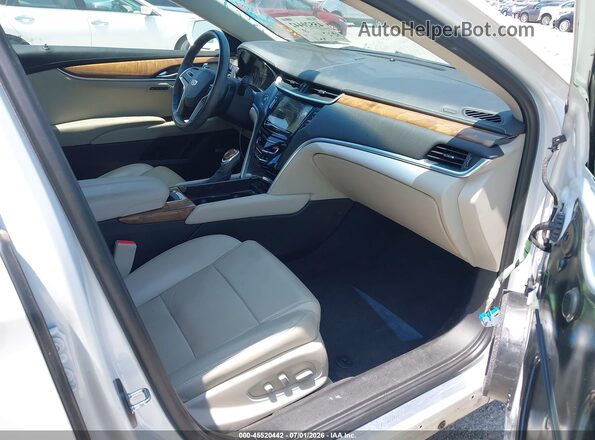 2G61M5S37J9157239 2018 CADILLAC XTS White Вид салону спереду