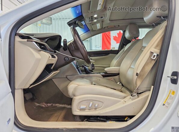 2G61N5S34G9112975 2016 CADILLAC XTS Белый Вид салона спереди