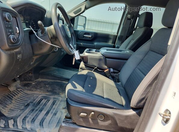 2GC1YLE77R1212402 2024 CHEVROLET SILVERADO White Vista interior delantera