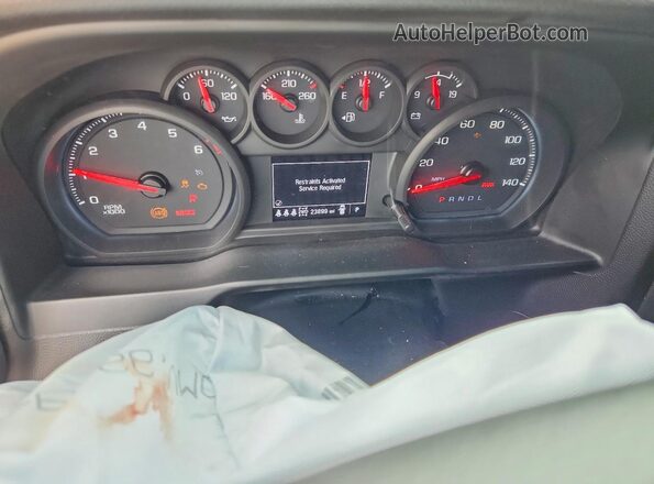 2GC4KME76T1130477 2026 CHEVROLET SILVERADO White Instrument cluster view