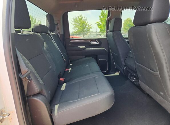 2GC4KNE75T1109495 2026 CHEVROLET SILVERADO White Rear seats view