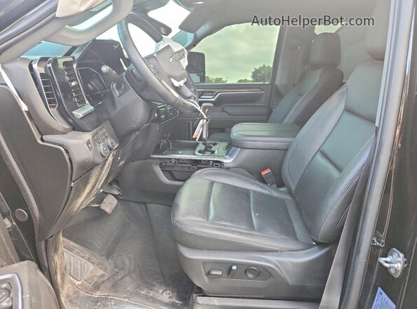 2GC4KNEYXT1125121 2026 CHEVROLET SILVERADO Black Widok wnętrza z przodu