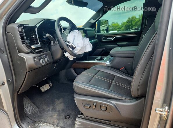 2GC4KREY3S1210615 2025 CHEVROLET SILVERADO Серебряный Вид салона спереди