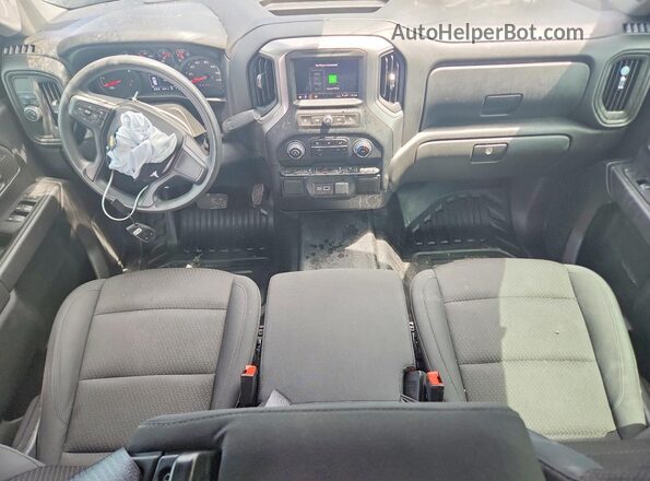2GC4WLE77R1206019 2024 CHEVROLET SILVERADO Серебряный Вид панели приборов