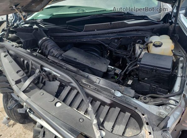 2GC4WLE77R1206019 2024 CHEVROLET SILVERADO Серебряный Вид задней части салона