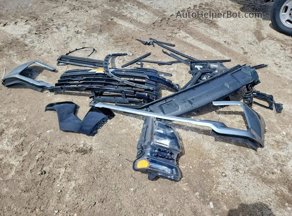 2GC4WLE77R1206019 2024 CHEVROLET SILVERADO Серебряный Вид подкапотного пространства