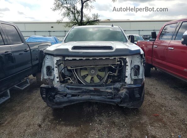 2GC4YME74R1109652 2024 CHEVROLET SILVERADO White Widok z przodu