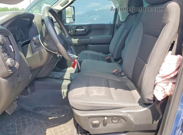 2GC4YME78R1158966 2024 CHEVROLET SILVERADO Blue Front interior view