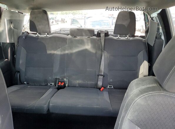 2GC4YMEY6R1249677 2024 CHEVROLET SILVERADO White Widok tylnych siedzeń