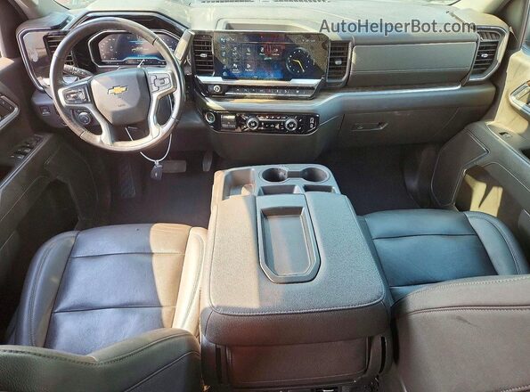 2GCUDDED4N1505883 2022 CHEVROLET SILVERADO Синий Вид панели приборов