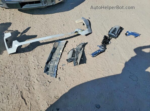 2GCUKGED1T1102996 2026 CHEVROLET SILVERADO Белый Вид подкапотного пространства