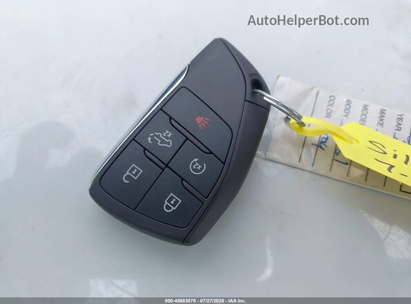 2GCUKGED2T1173186 2026 CHEVROLET SILVERADO Gray Widok deski rozdzielczej