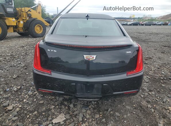 2GEXG6U38J9550224 2018 CADILLAC XTS Black VIN sticker view