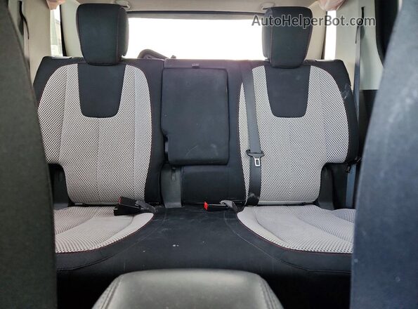 2GKALMEK4G6184281 2016 GMC TERRAIN White Vista de los asientos traseros