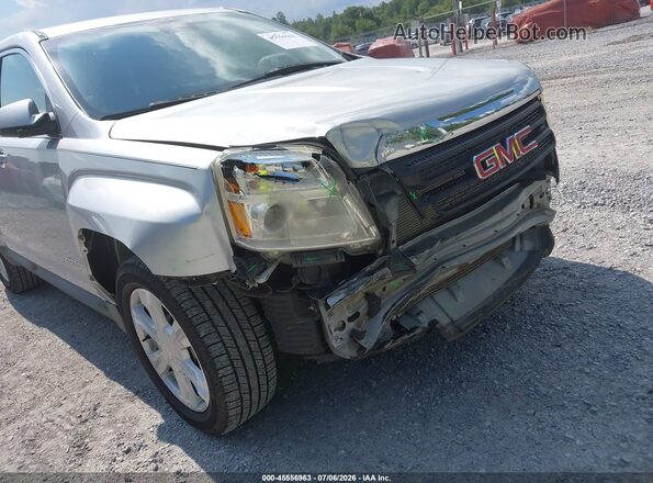 2GKALMEK4H6273205 2017 GMC TERRAIN Silver Widok z przodu