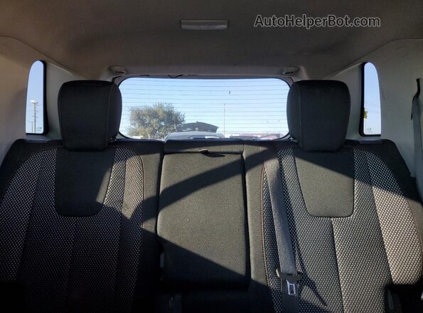 2GKALMEK7H6300316 2017 GMC TERRAIN White Vista de los asientos traseros