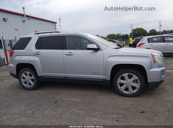 2GKALPEK8H6137516 2017 GMC TERRAIN Gray Vista interior trasera