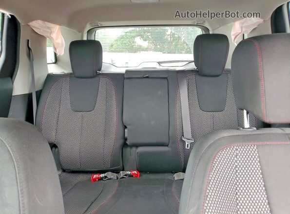 2GKFLSEK7G6208261 2016 GMC TERRAIN Silver Vista de los asientos traseros