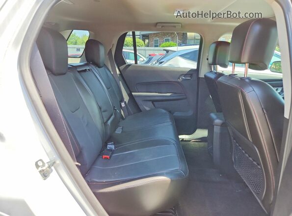 2GKFLUEK2H6299971 2017 GMC TERRAIN White Widok wnętrza z tyłu