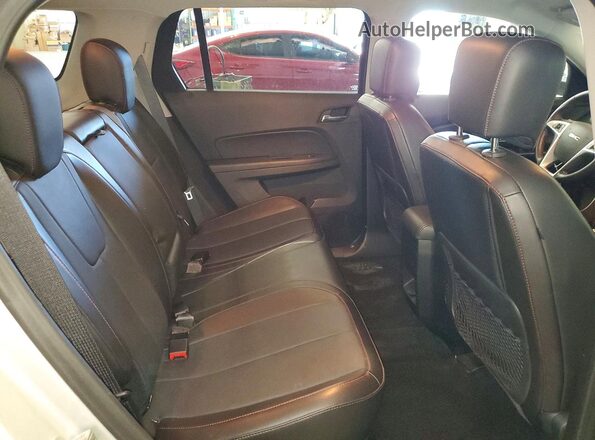 2GKFLUEK3H6259348 2017 GMC TERRAIN Silver Vista interior trasera