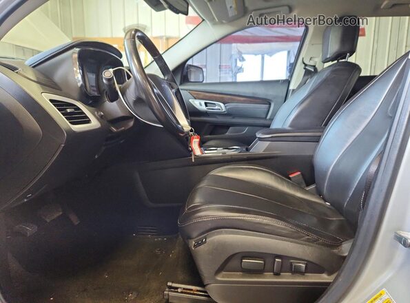 2GKFLVE3XH6246191 2017 GMC TERRAIN Silver Widok wnętrza z przodu