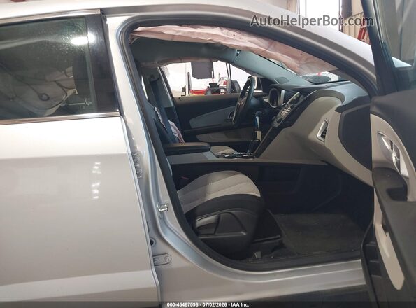 2GNALBEK5H1526990 2017 CHEVROLET EQUINOX Silver Widok wnętrza z przodu