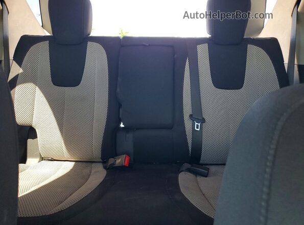 2GNALCEK4G6326822 2016 CHEVROLET EQUINOX Black Rear seats view