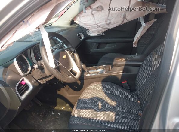 2GNALCEK7H1593659 2017 CHEVROLET EQUINOX Серебряный Вид салона спереди