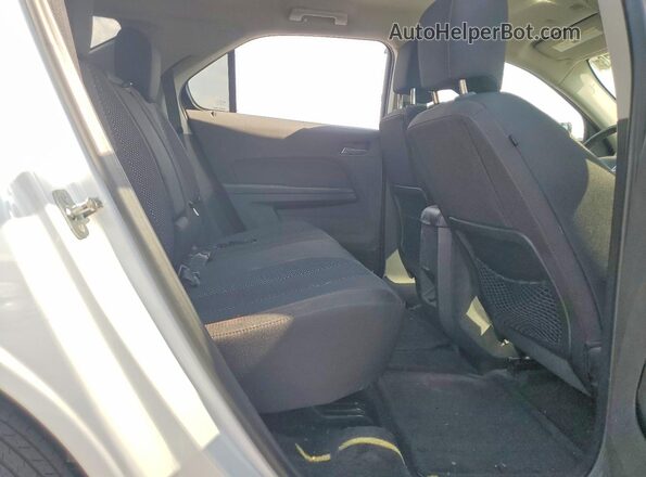 2GNALCEK8H1601591 2017 CHEVROLET EQUINOX White Rear interior view