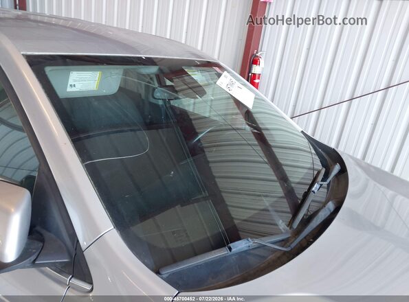 2GNAXJEV2K6106347 2019 CHEVROLET EQUINOX Серебряный Вид спереди