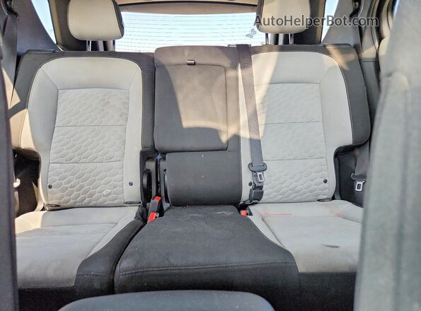 2GNAXJEV8K6163071 2019 CHEVROLET EQUINOX White Widok tylnych siedzeń