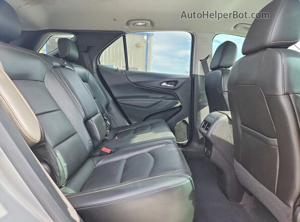 2GNAXMEV3J6177170 2018 CHEVROLET EQUINOX Silver Vista interior trasera