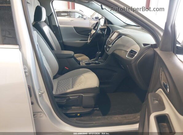 2GNAXTEX0J6288173 2018 CHEVROLET EQUINOX Silver Вид салону спереду