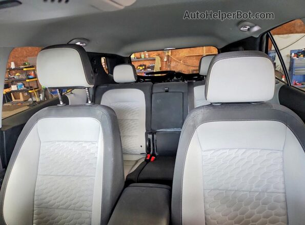 2GNAXTEX2J6173817 2018 CHEVROLET EQUINOX Black Widok tylnych siedzeń