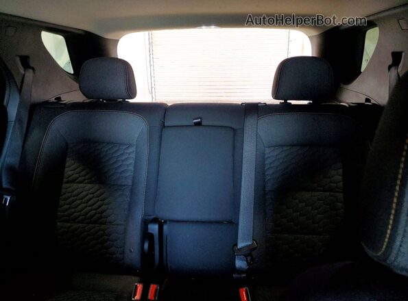 2GNAXUEV1M6150666 2021 CHEVROLET EQUINOX Красный Вид задних сидений
