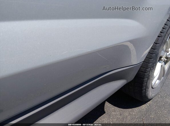 2GNFLEEK0H6322527 2017 CHEVROLET EQUINOX Silver წინა პანელის ხედი