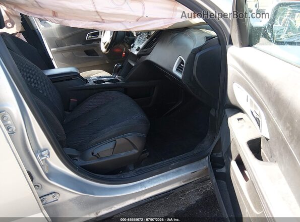 2GNFLFEK1H6201897 2017 CHEVROLET EQUINOX Silver Вид салону спереду