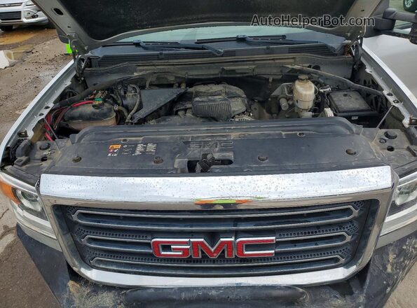 2GT22NEG6K1208218 2019 GMC SIERRA Silver Rear interior view
