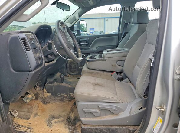 2GT22NEG6K1208218 2019 GMC SIERRA Silver Front interior view