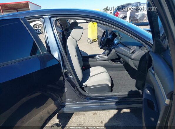 2HGFC2F57JH573041 2018 HONDA CIVIC Blue Вид салону спереду