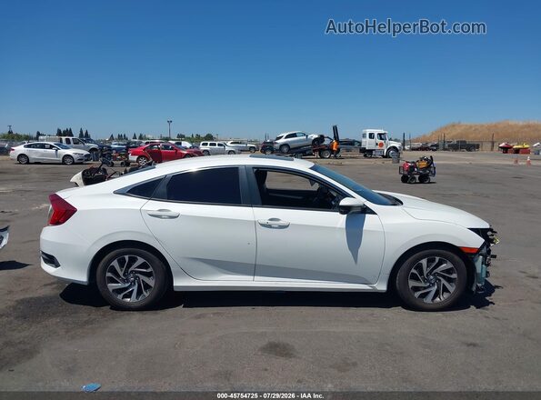 2HGFC2F71GH537131 2016 HONDA CIVIC Белый Вид задней части салона