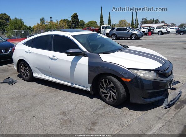 2HGFC2F77JH533205 2018 HONDA CIVIC White Вид задньої частини салону