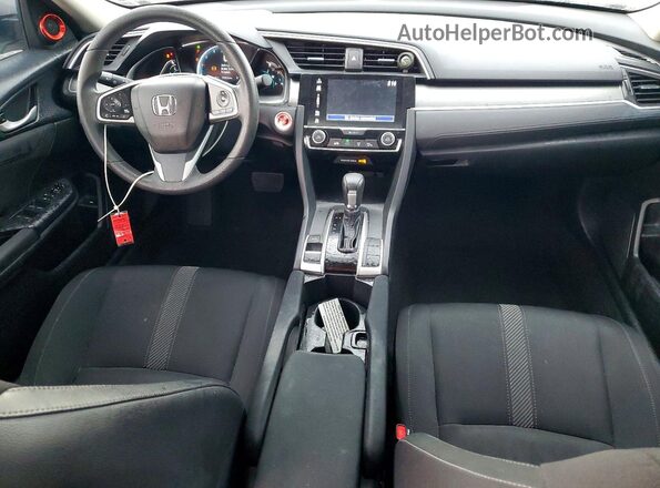 2HGFC2F77JH605035 2018 HONDA CIVIC Серебряный Вид панели приборов