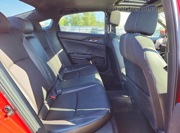 2HGFC2F83KH036503 2019 HONDA CIVIC Red Widok tylnych siedzeń